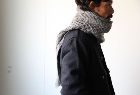 インバーアラン　マフラー　サイド。美しい編み目です。